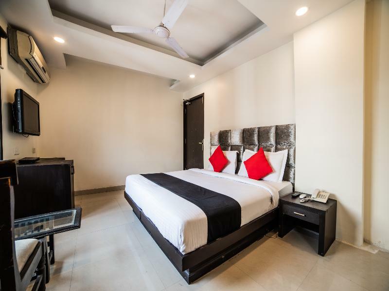 Capital O Hotel Jeyan Inn Near Gurudwara Shri Bangla Sahib Delhi  Dış mekan fotoğraf